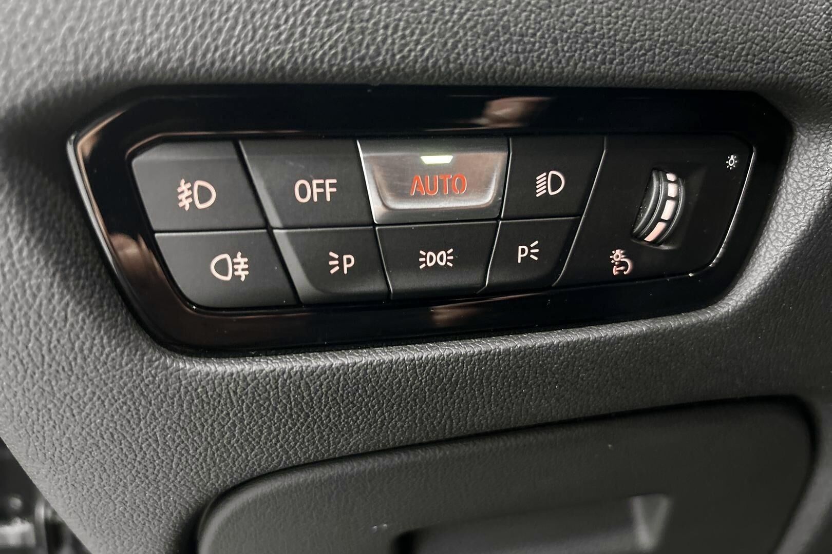 BMW 3-SARJA iso kuva 24