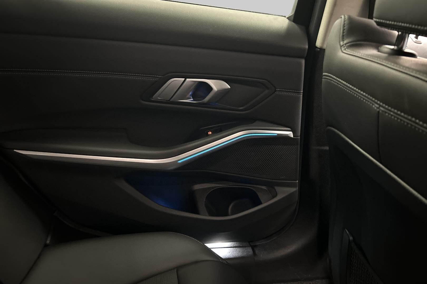 BMW 3-SARJA iso kuva 31