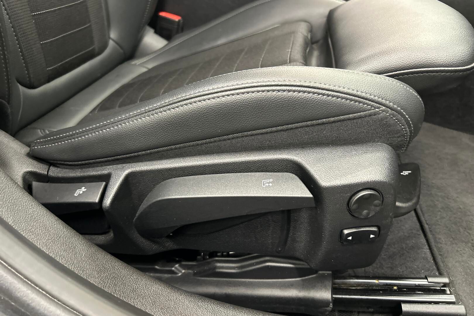 BMW 3-SARJA iso kuva 34