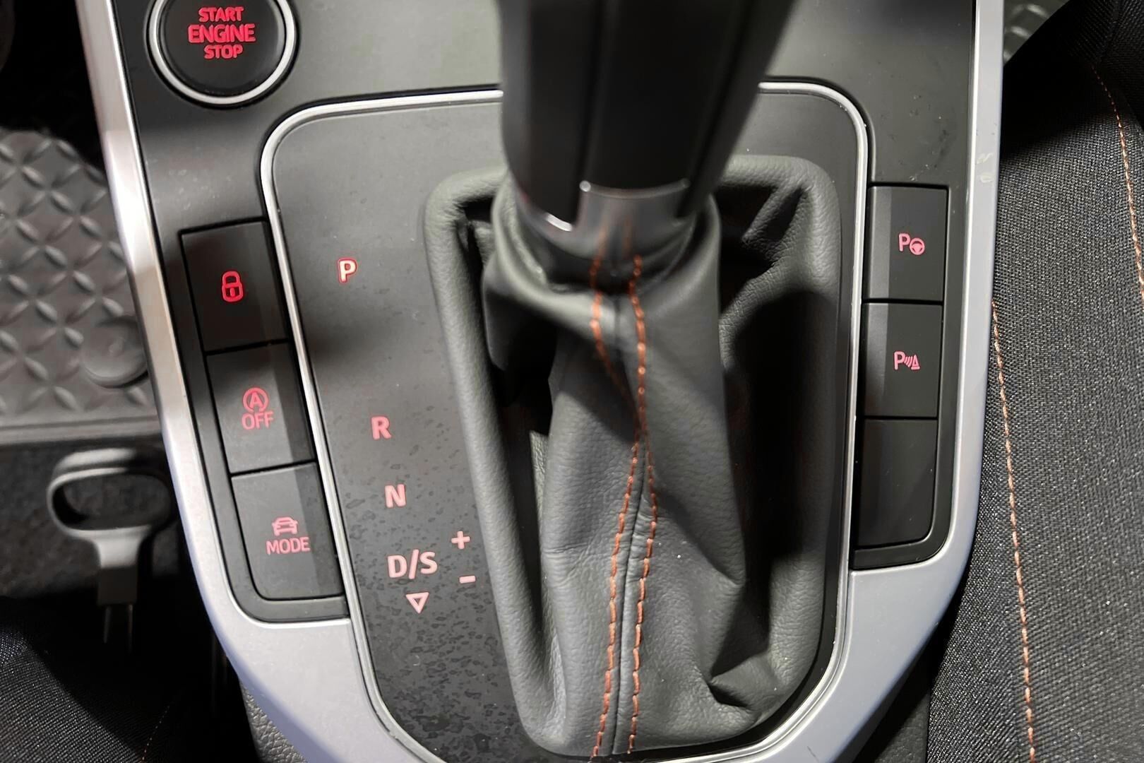 Seat Arona iso kuva 19