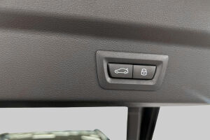 BMW iX2 esikatselu 14