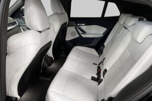 BMW iX2 esikatselu 9