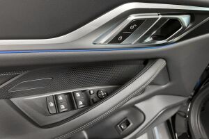 BMW i4 esikatselu 16