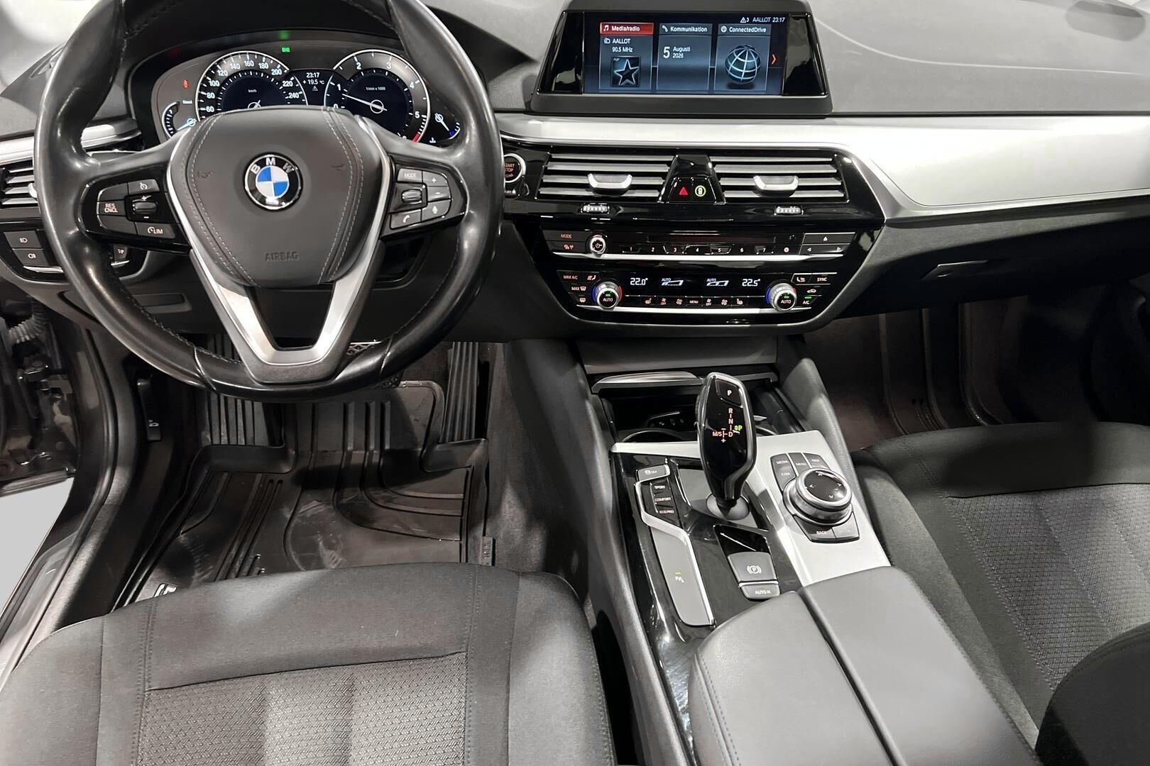 BMW 5-sarja iso kuva 11
