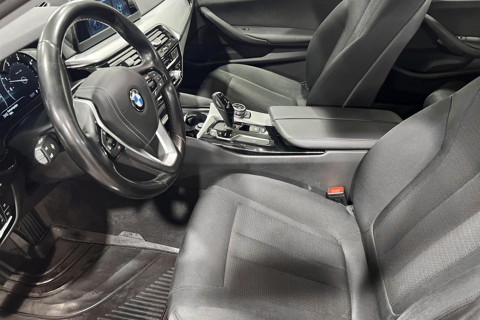 BMW 5-sarja iso kuva 9