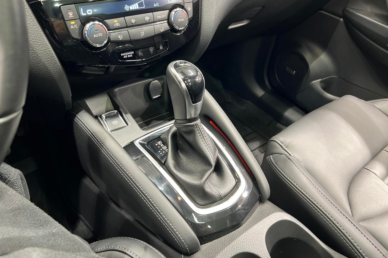 Nissan Qashqai iso kuva 18