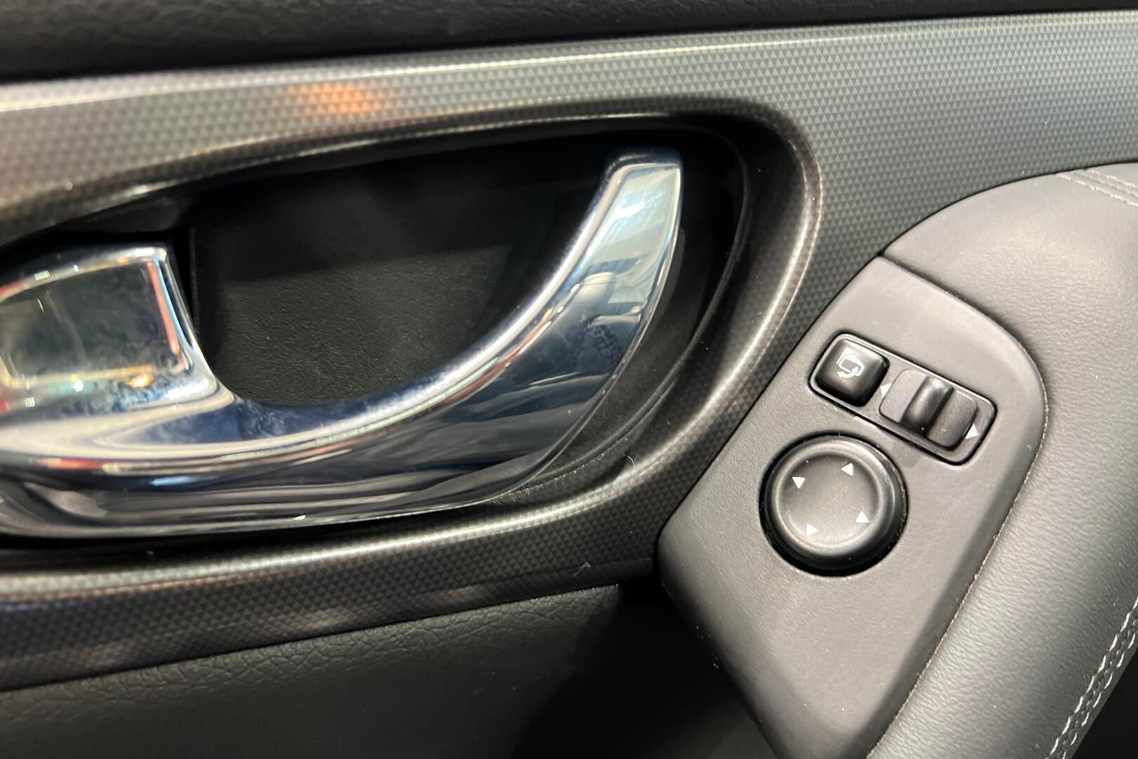 Nissan Qashqai iso kuva 24