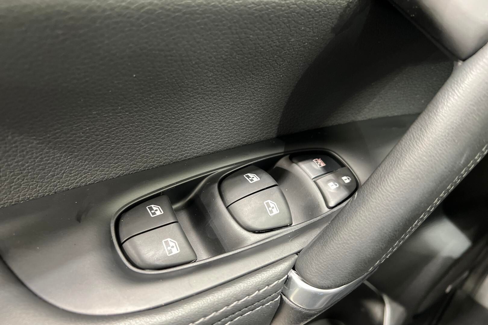 Nissan Qashqai iso kuva 25