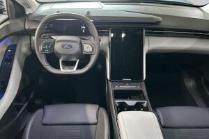 Ford Explorer esikatselu 8