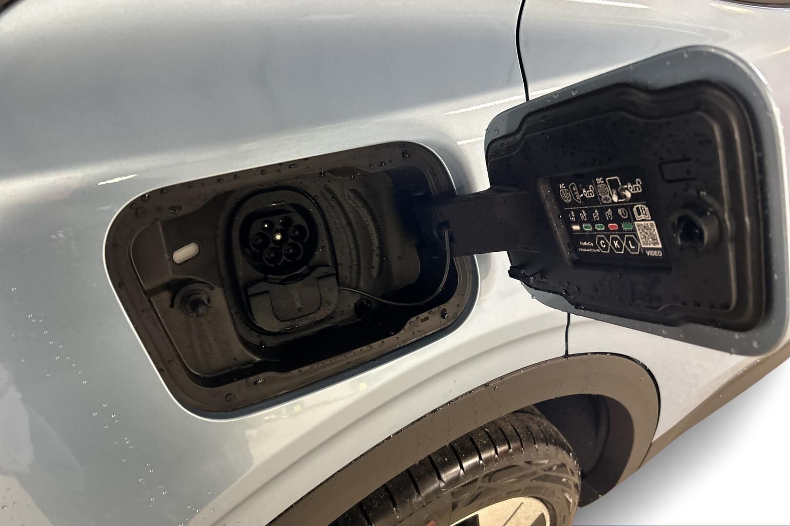 Ford Explorer iso kuva 17