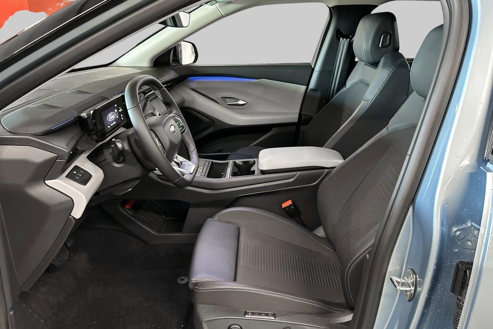 Ford Explorer iso kuva 20