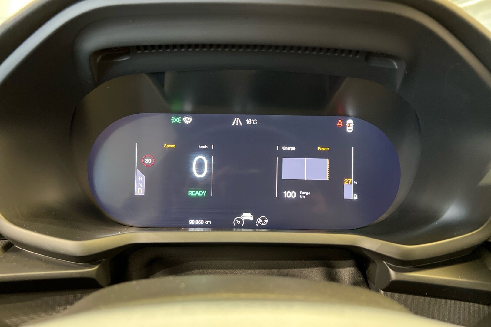 POLESTAR 2 iso kuva 13