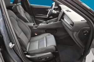 POLESTAR 2 esikatselu 4