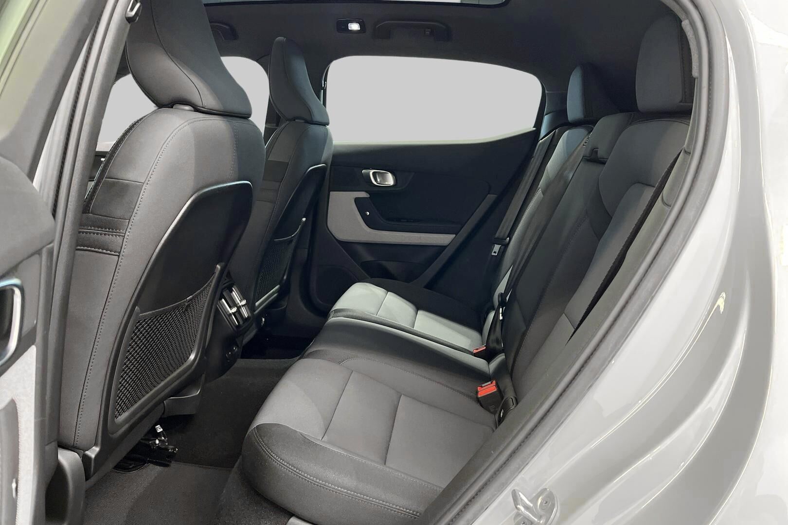 POLESTAR 2 iso kuva 10
