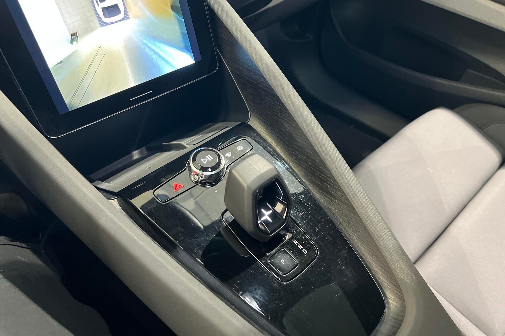 POLESTAR 2 iso kuva 21