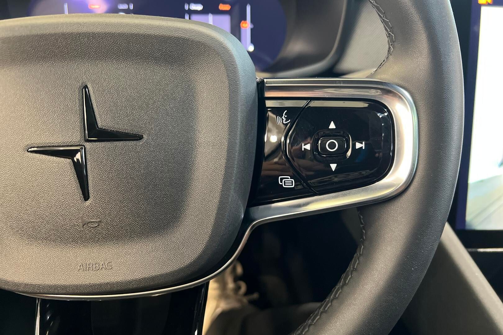 POLESTAR 2 iso kuva 24