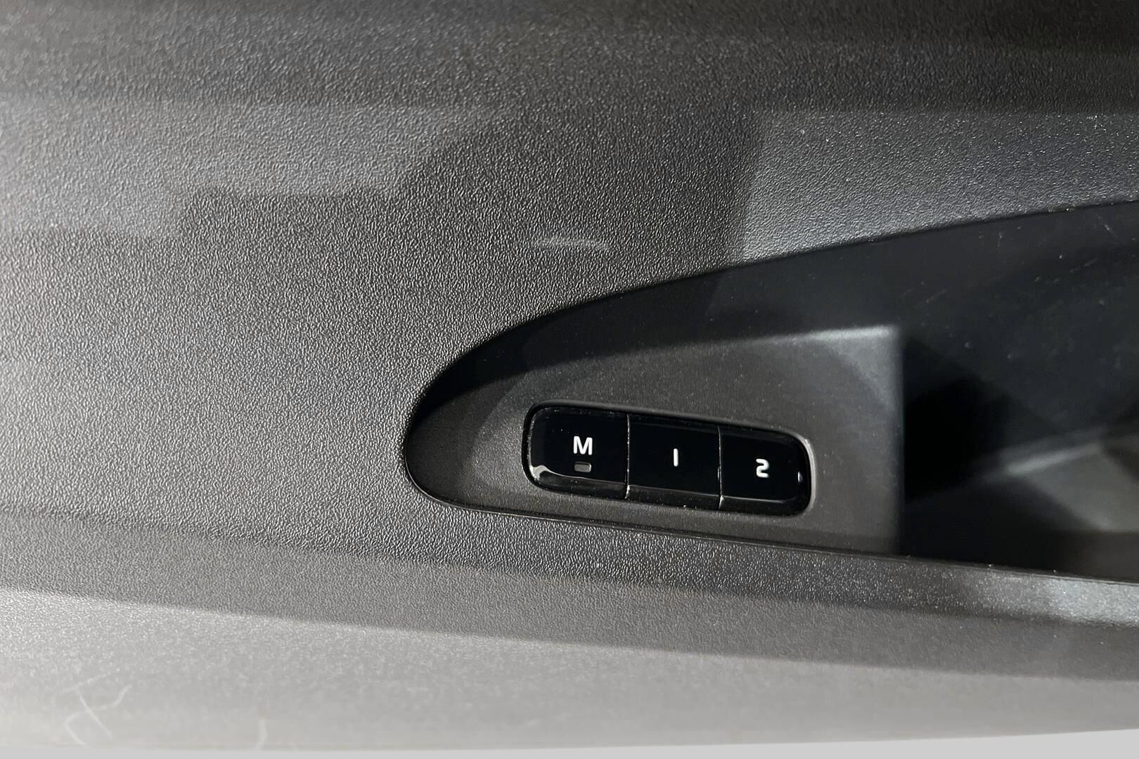POLESTAR 2 iso kuva 28