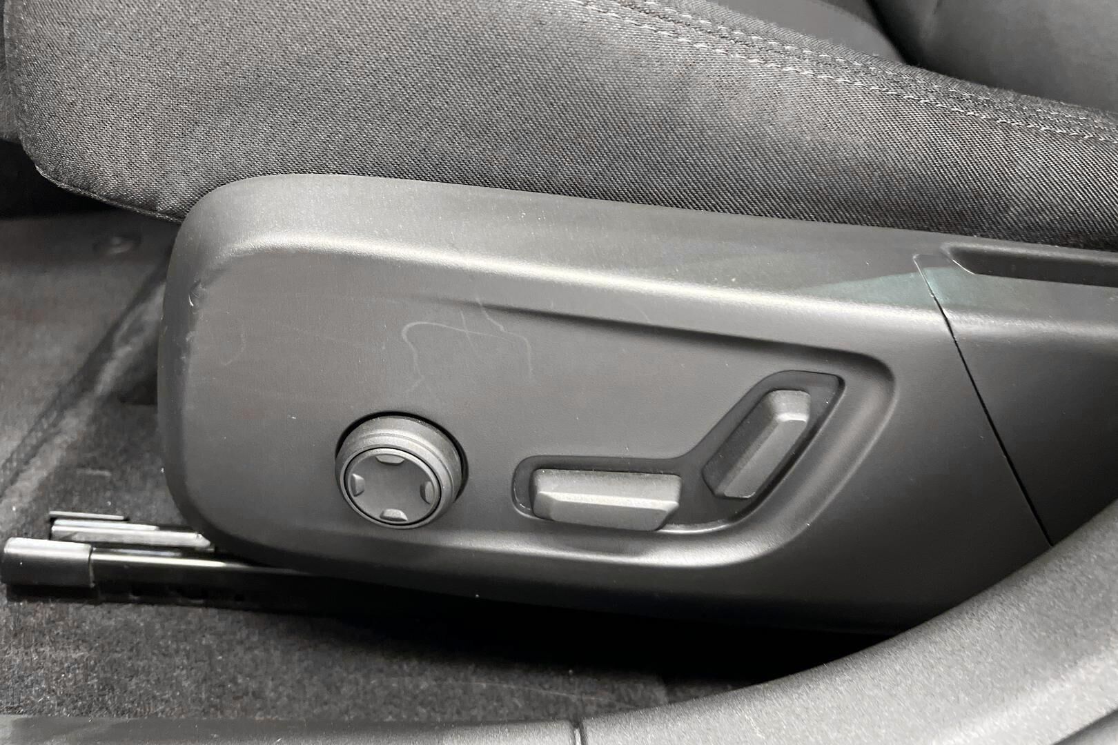 POLESTAR 2 iso kuva 29