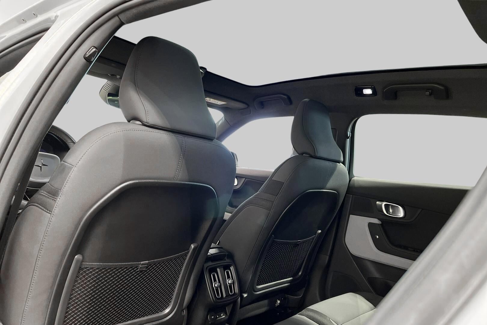 POLESTAR 2 iso kuva 31