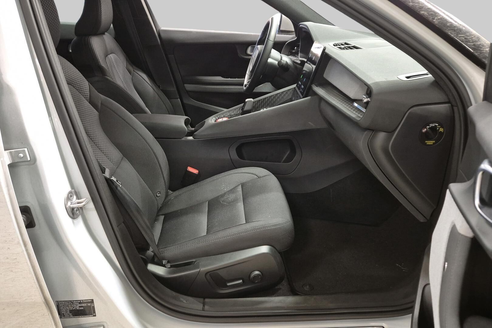 POLESTAR 2 iso kuva 3