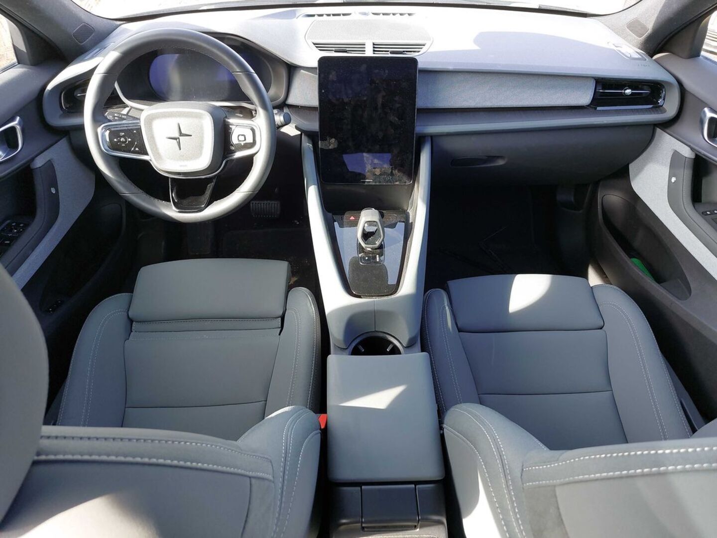 POLESTAR 2 iso kuva 2