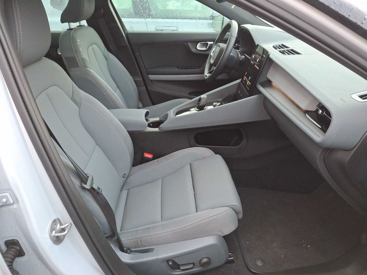 POLESTAR 2 iso kuva 1