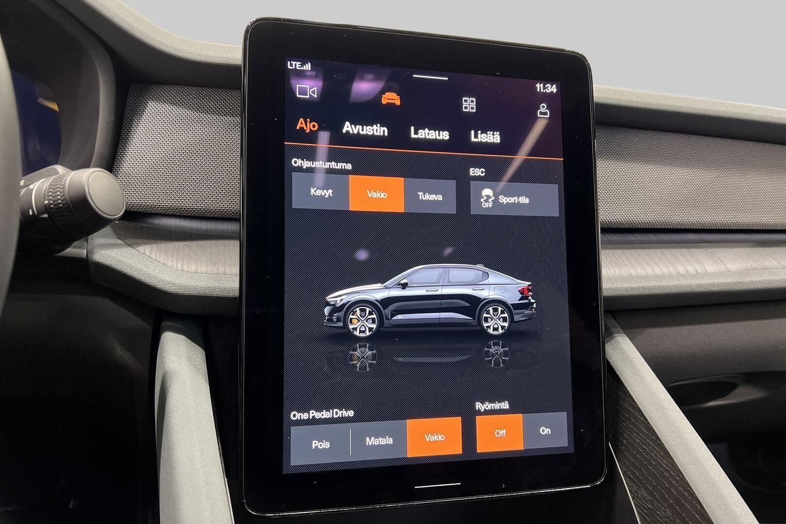 POLESTAR 2 iso kuva 16