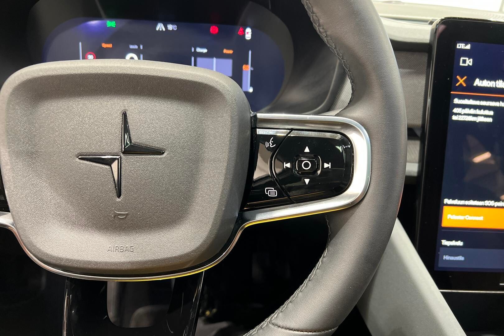 POLESTAR 2 iso kuva 23