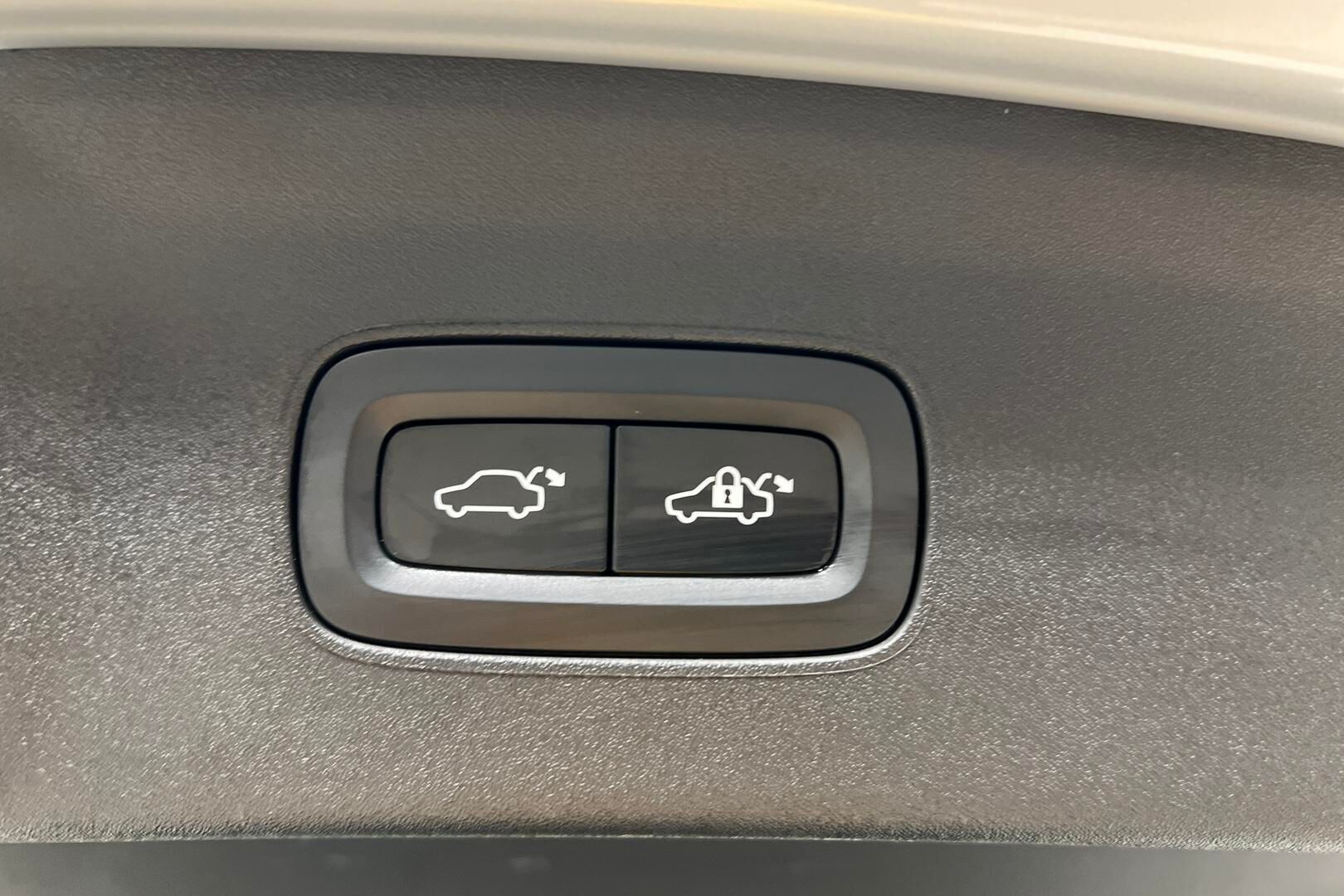 POLESTAR 2 iso kuva 32