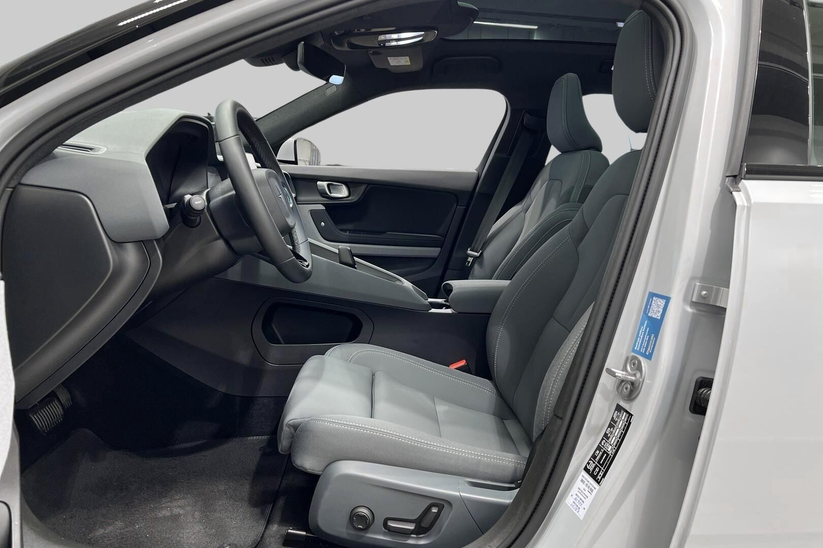 POLESTAR 2 iso kuva 8