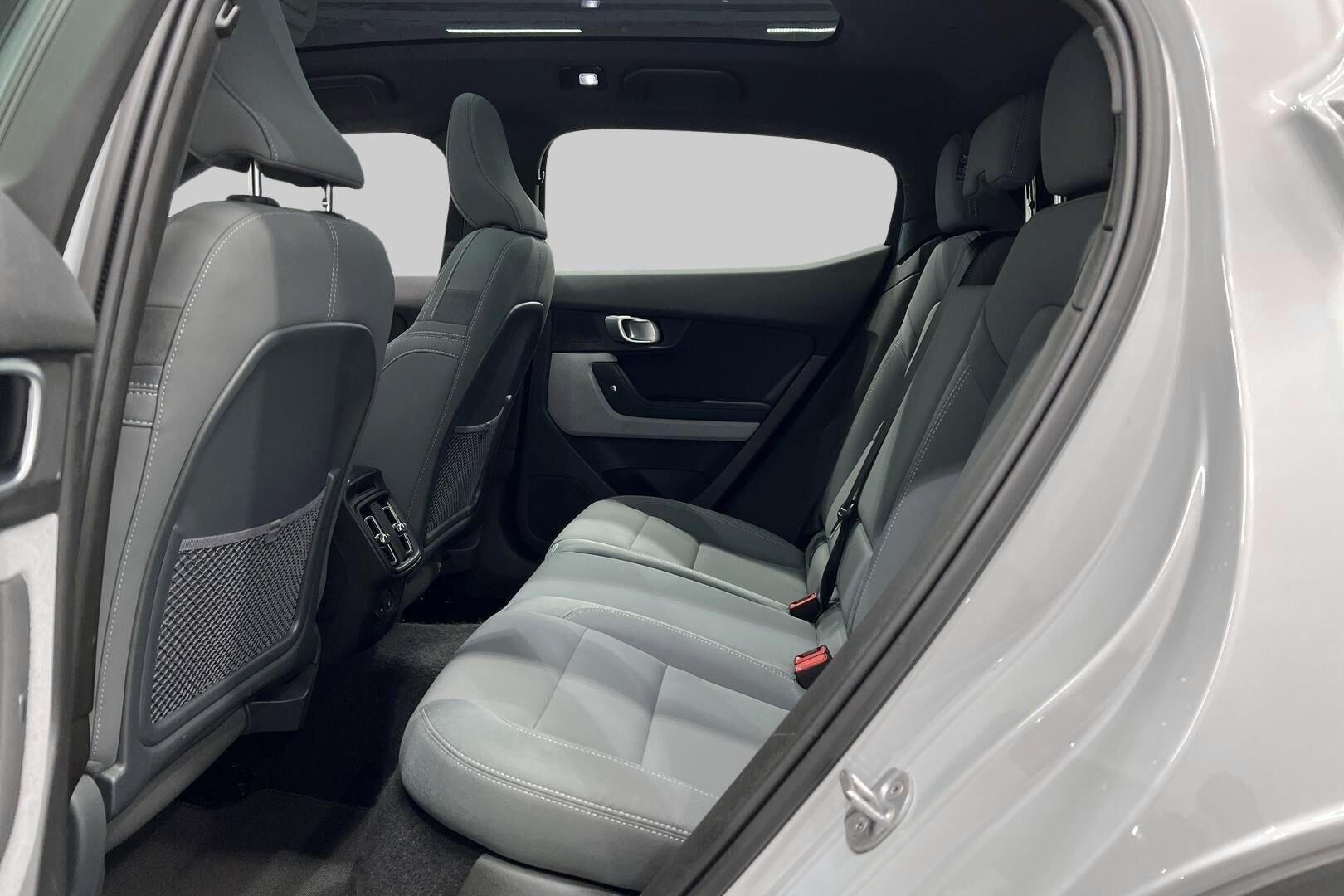 POLESTAR 2 iso kuva 9