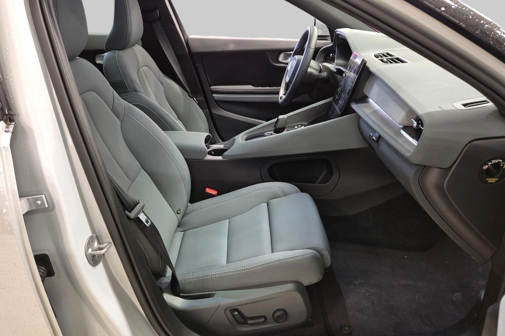 POLESTAR 2 iso kuva 3