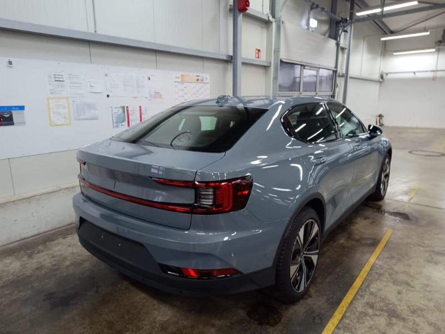 POLESTAR 2 iso kuva 1