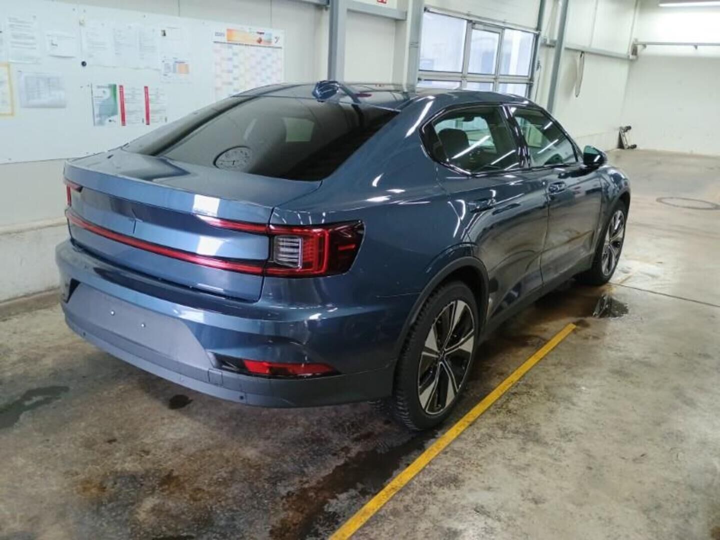 POLESTAR 2 iso kuva 1