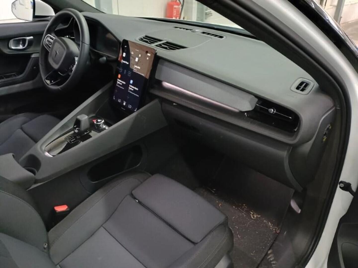 POLESTAR 2 iso kuva 1