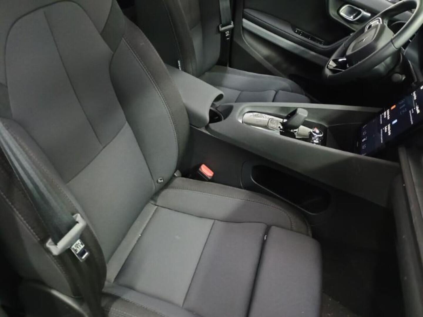 POLESTAR 2 iso kuva 2