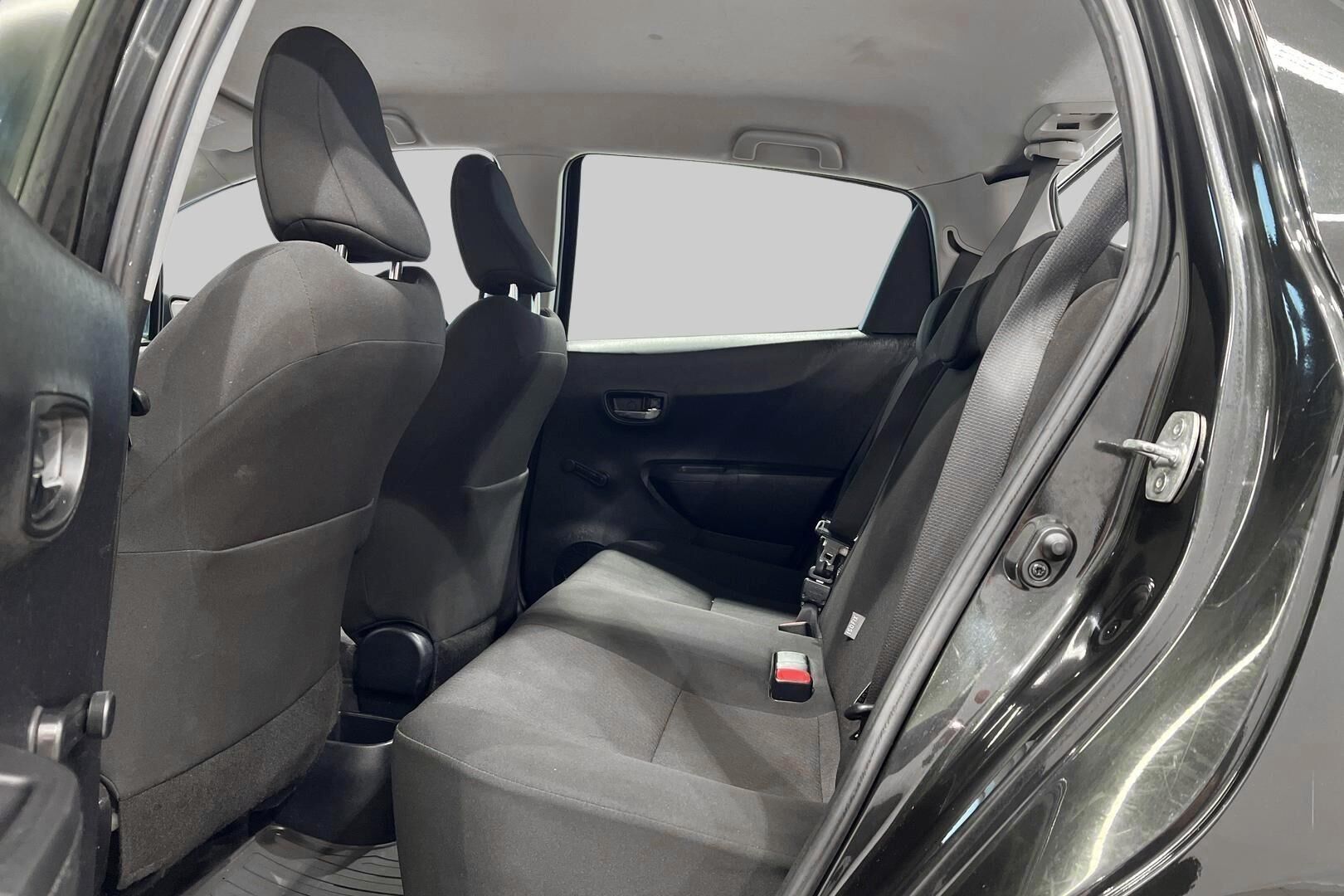 Toyota Yaris iso kuva 5
