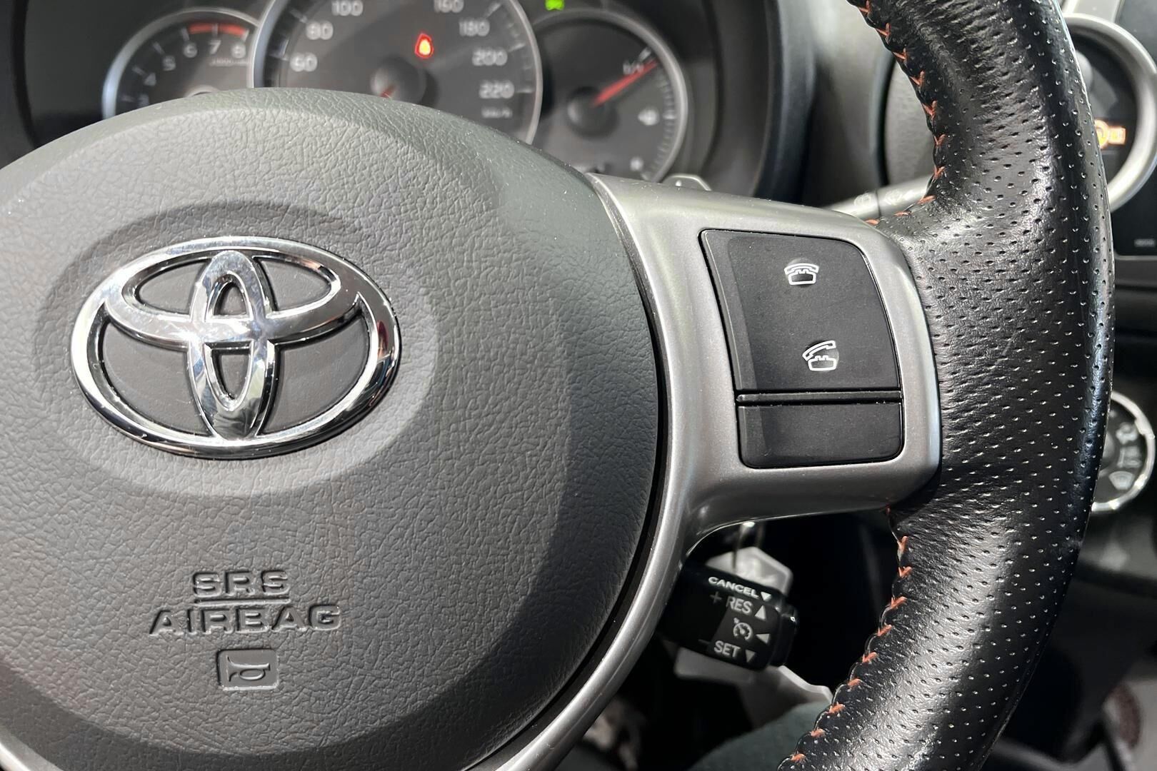 Toyota Yaris iso kuva 25