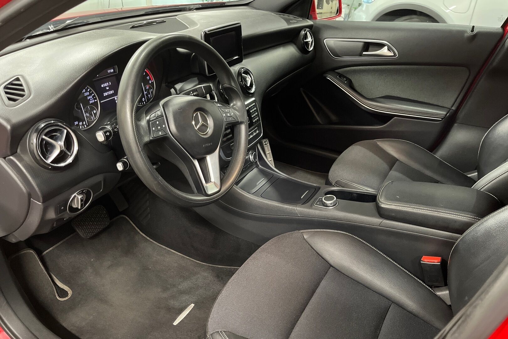 Mercedes-Benz A iso kuva 3