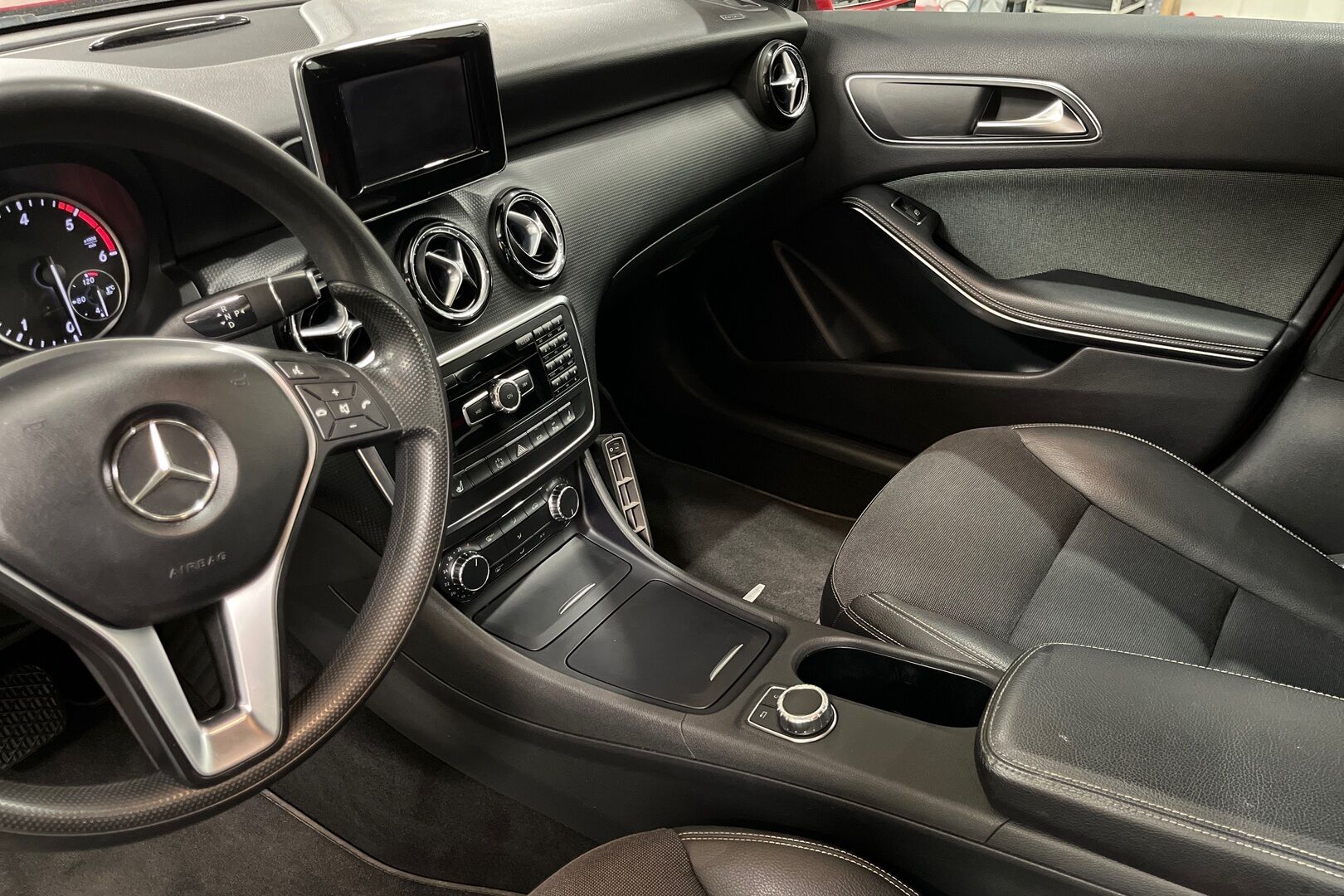 Mercedes-Benz A iso kuva 10