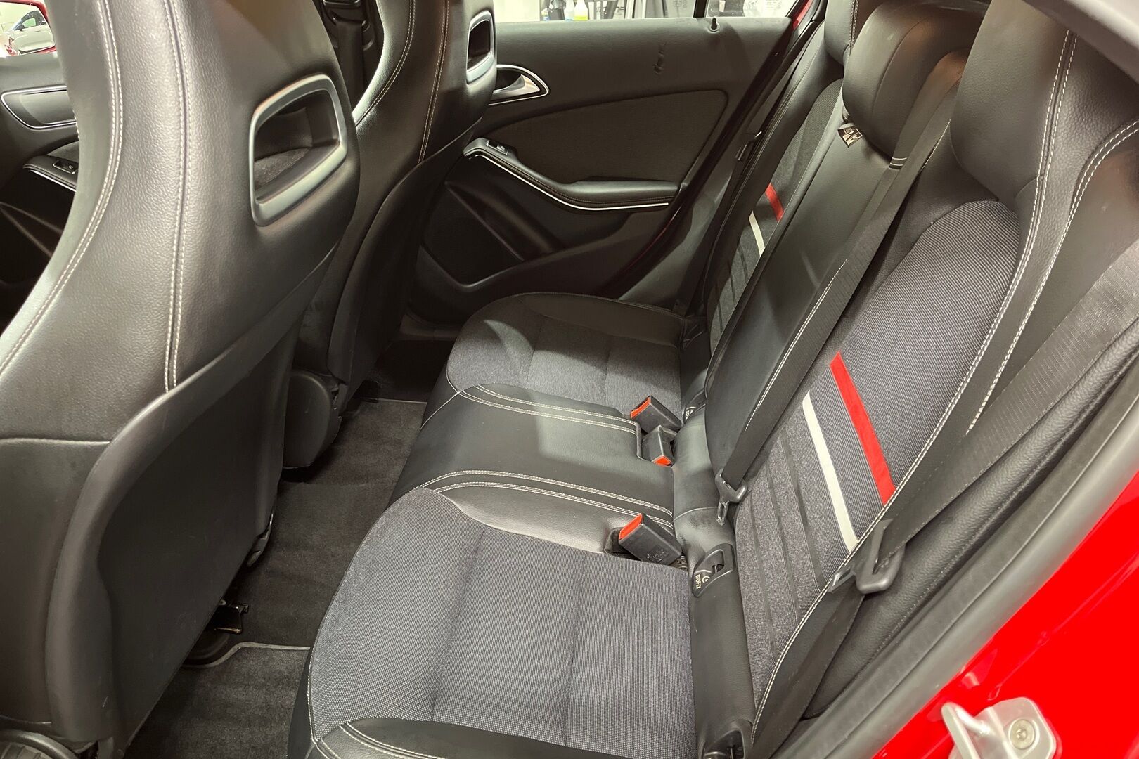Mercedes-Benz A iso kuva 4