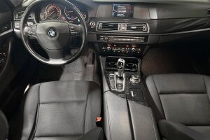 BMW 5-SARJA esikatselu 11