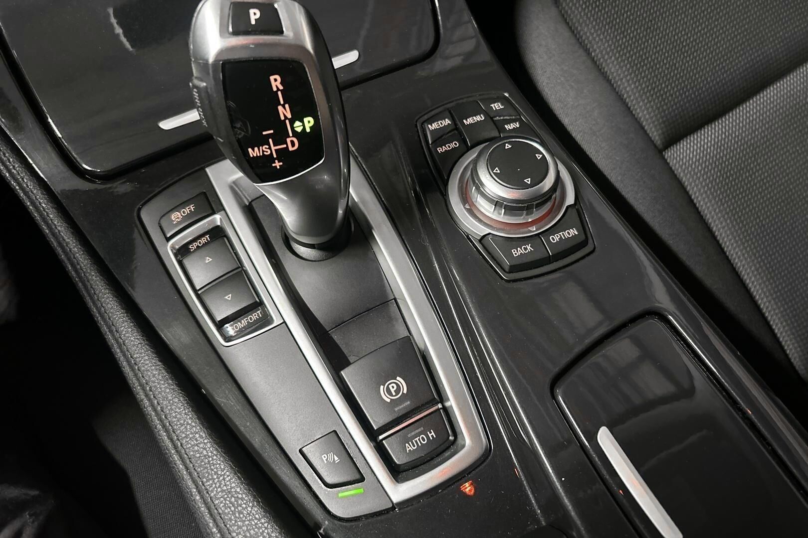 BMW 5-SARJA iso kuva 18