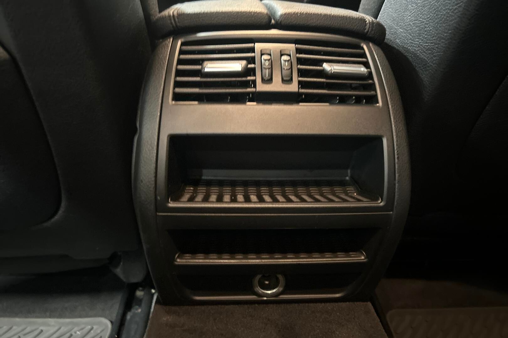 BMW 5-SARJA iso kuva 26