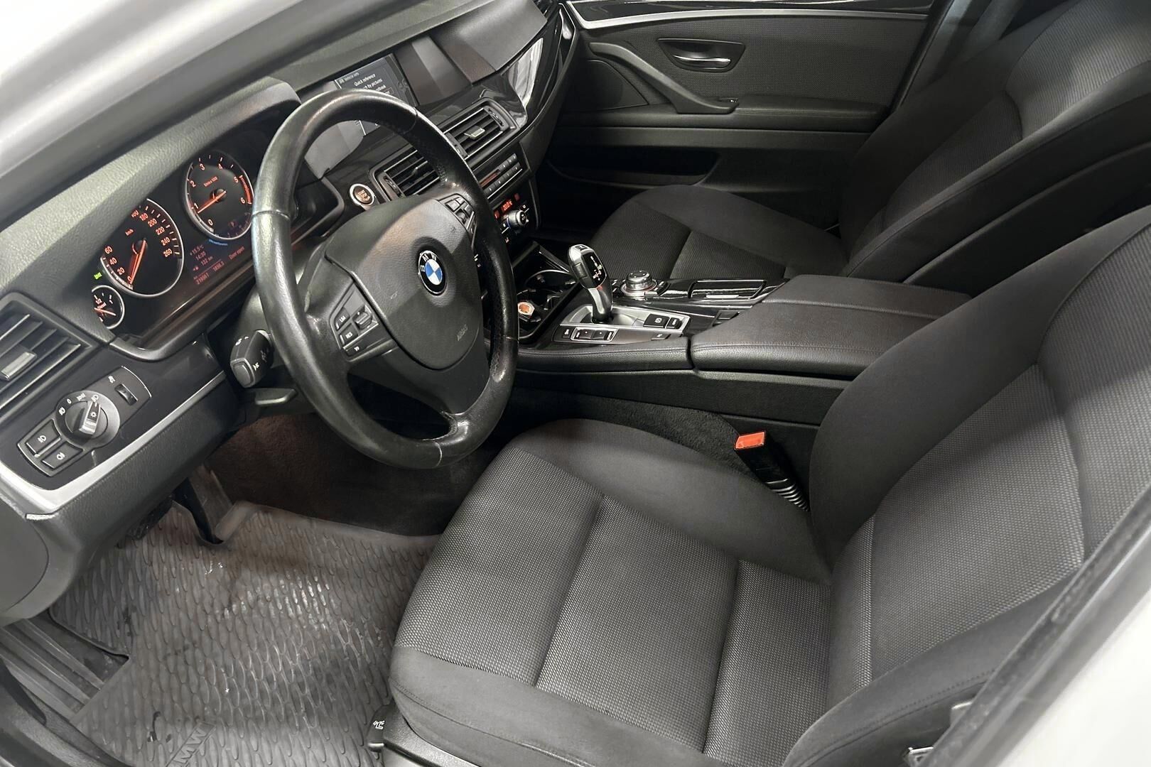 BMW 5-SARJA iso kuva 9