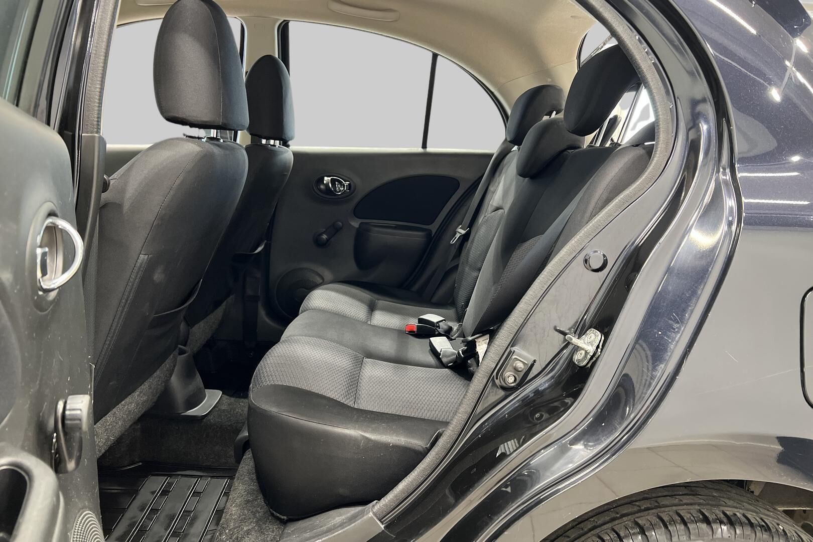 Nissan Micra iso kuva 10