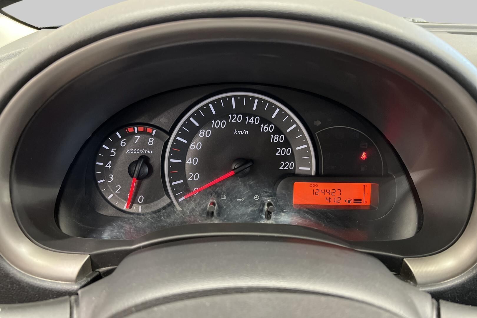 Nissan Micra iso kuva 14
