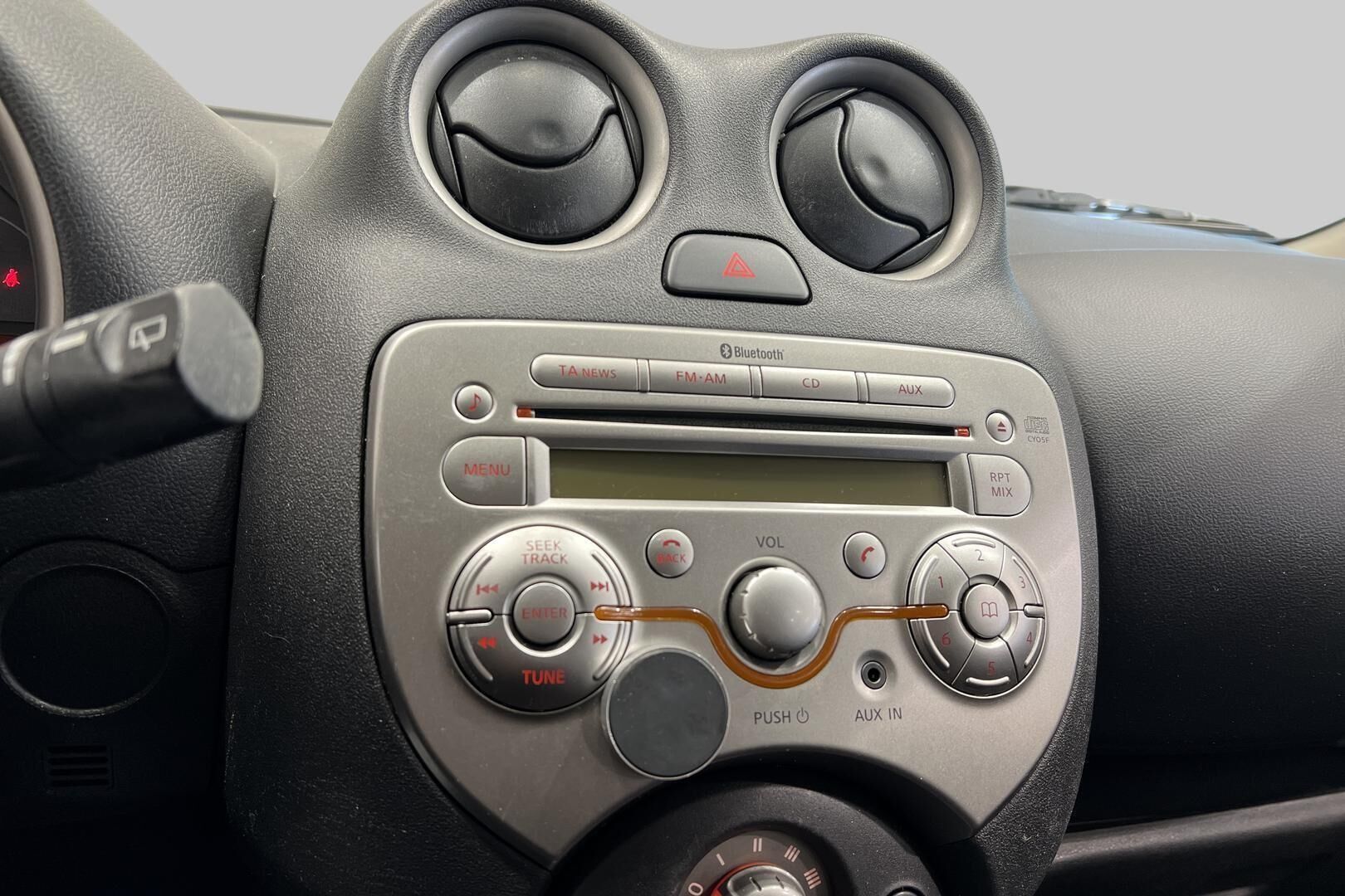 Nissan Micra iso kuva 15