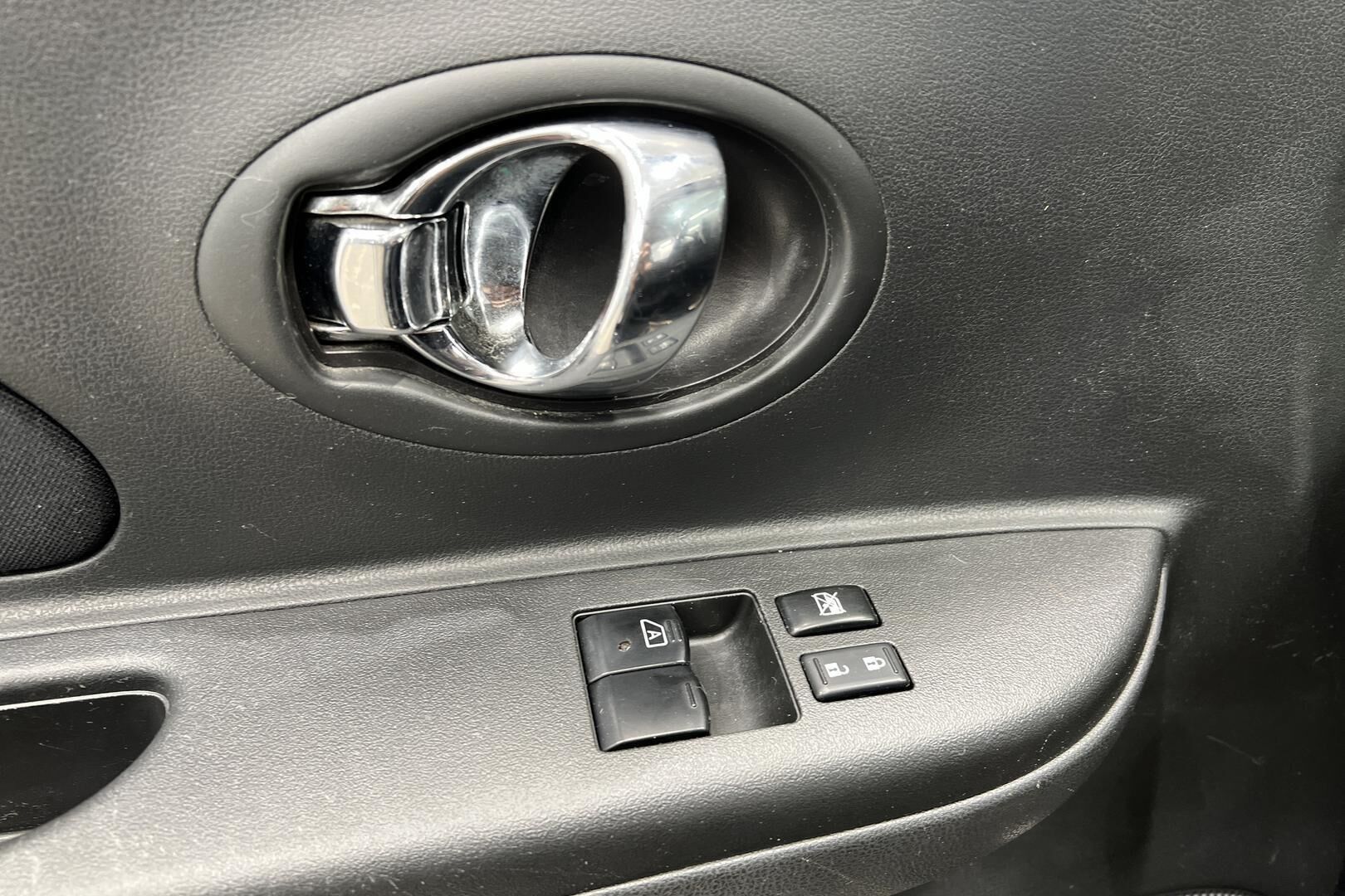 Nissan Micra iso kuva 21