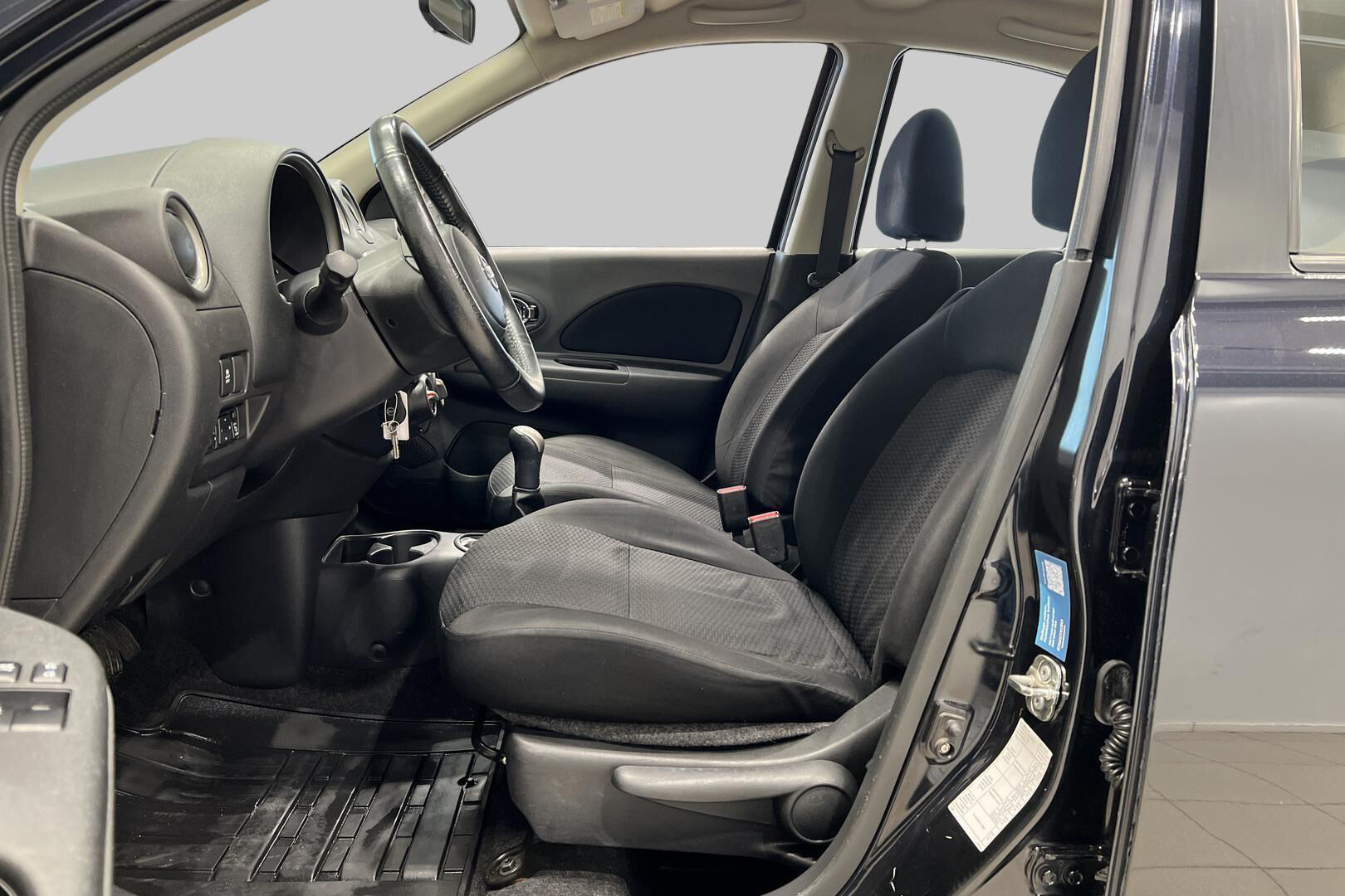 Nissan Micra iso kuva 9